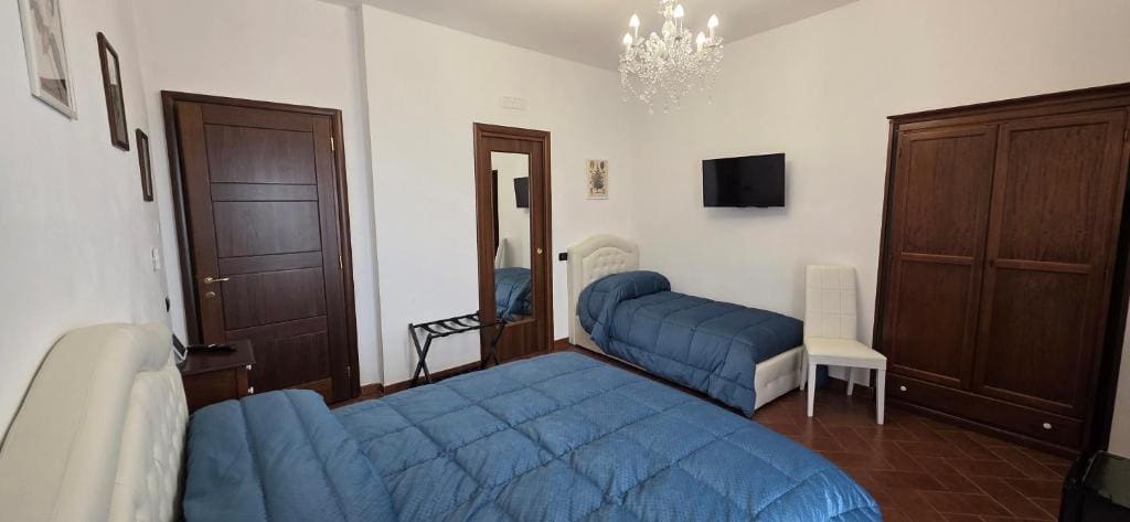 Triple Room with Sea View room - Image 2