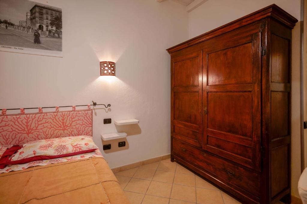 Double Room with Private Bathroom room - Image 1