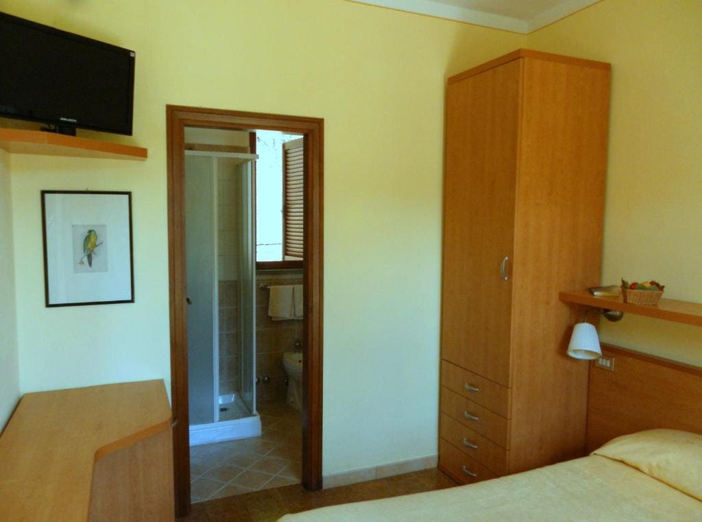 Standard Double Room room - Image 3