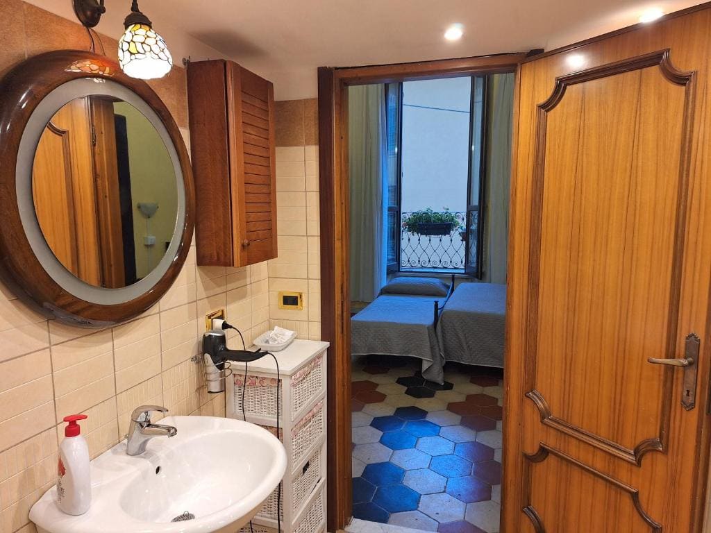 Family Room with Private Bathroom room - Image 2