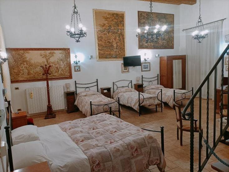 Family Room room - Image 2