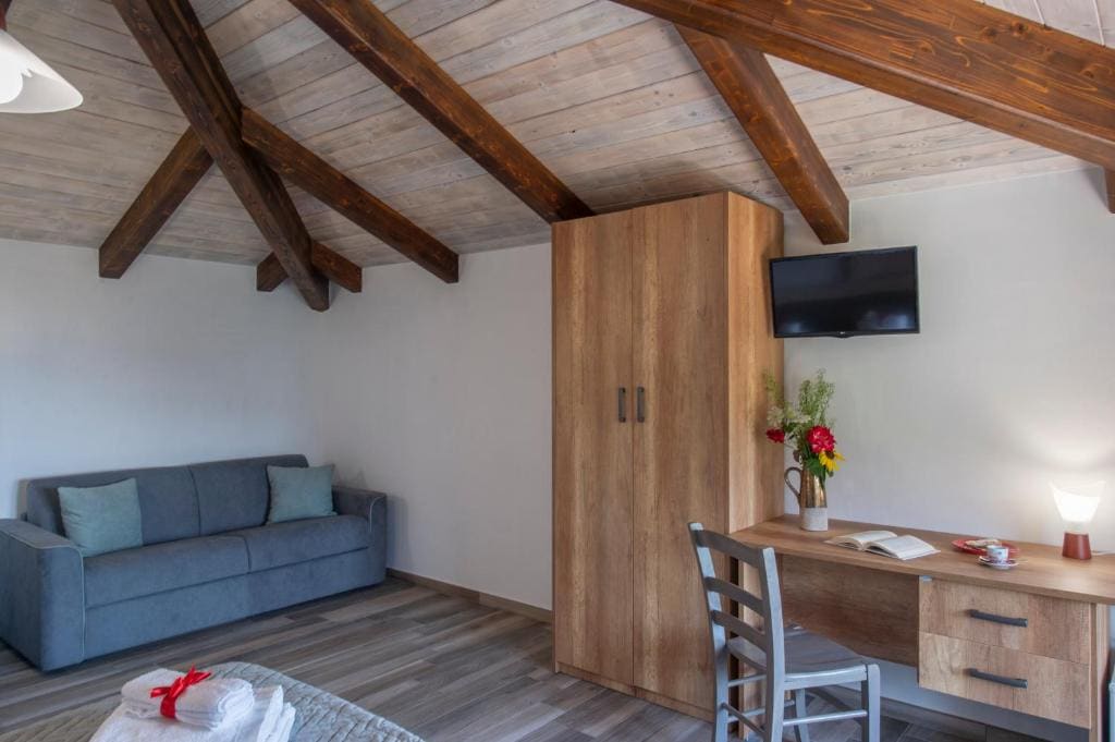 Classic Quadruple Room room - Image 1