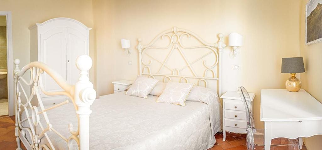 Deluxe Double or Twin Room room - Image 1