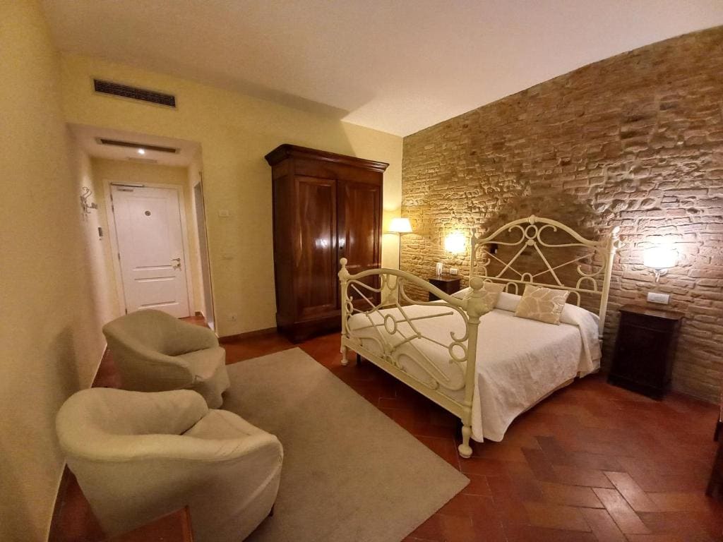 Large Double Room room - Image 1