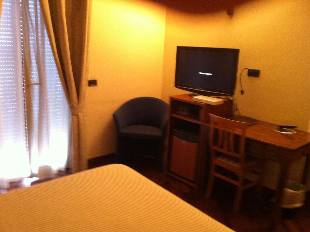 Double Room with Balcony room - Image 3
