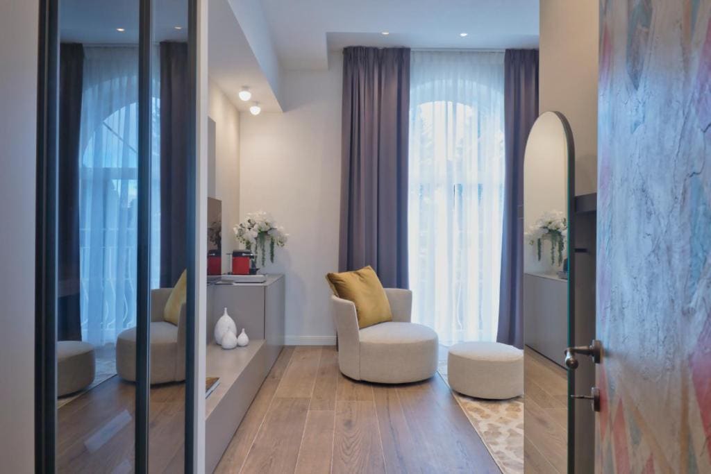 One Bedroom Suite room - Image 3