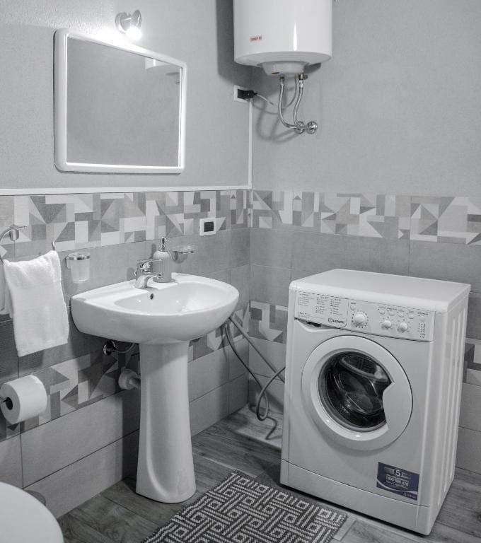 Apartment - Ground Floor room - Image 1