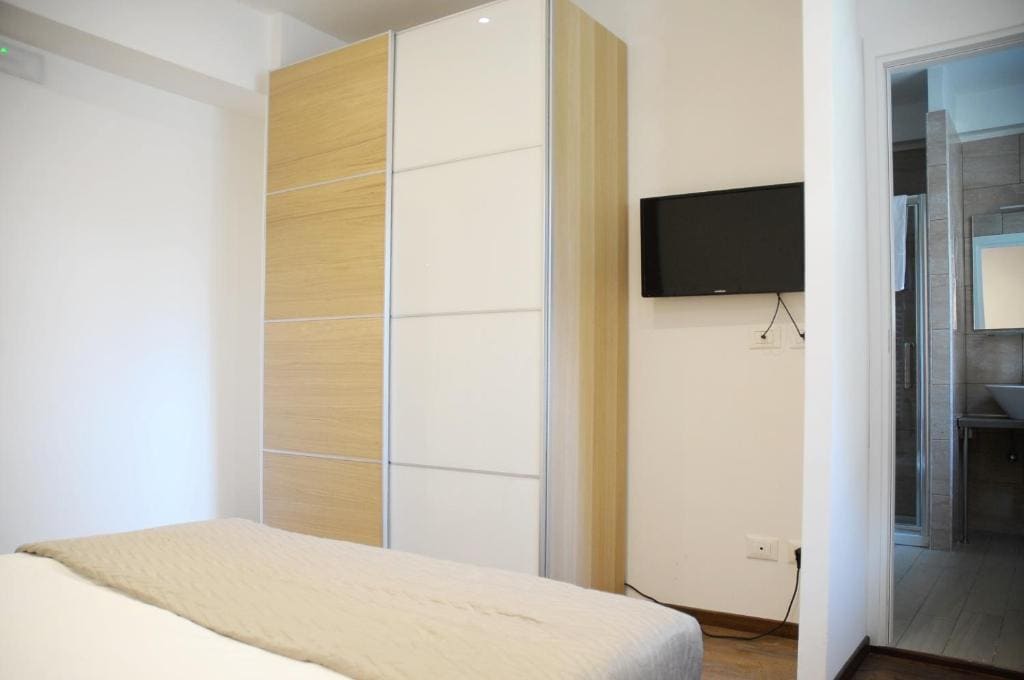 Double Room with Private Bathroom room - Image 3