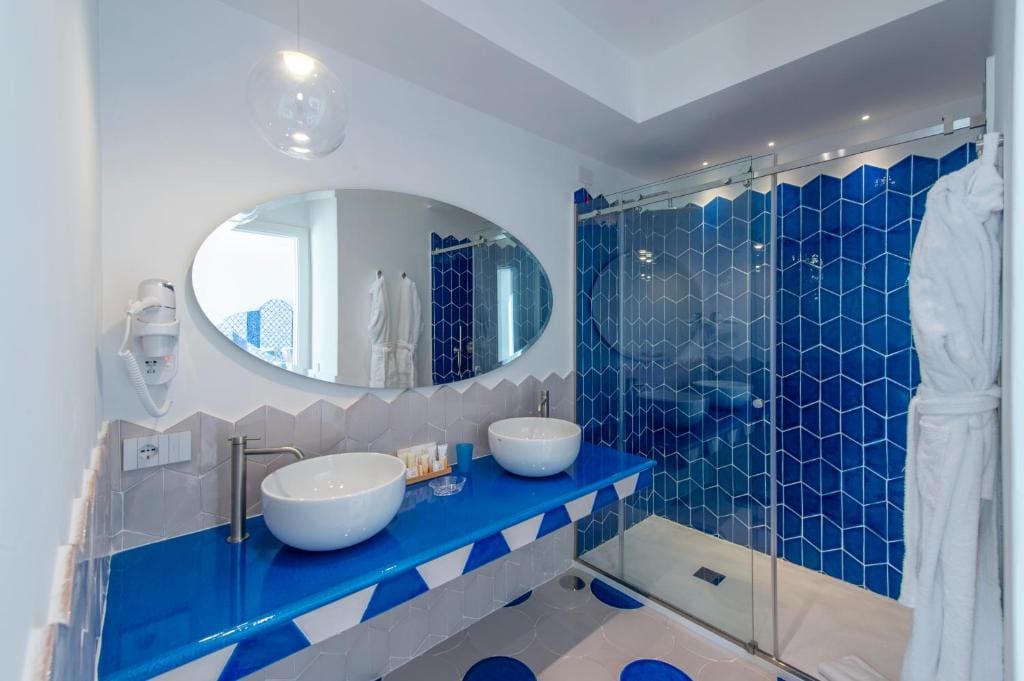 King Room with Spa Bath with Terrace and Sea View room - Image 2