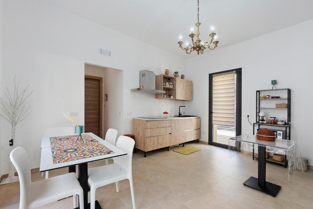 Quadruple Room with Shower room - Image 3