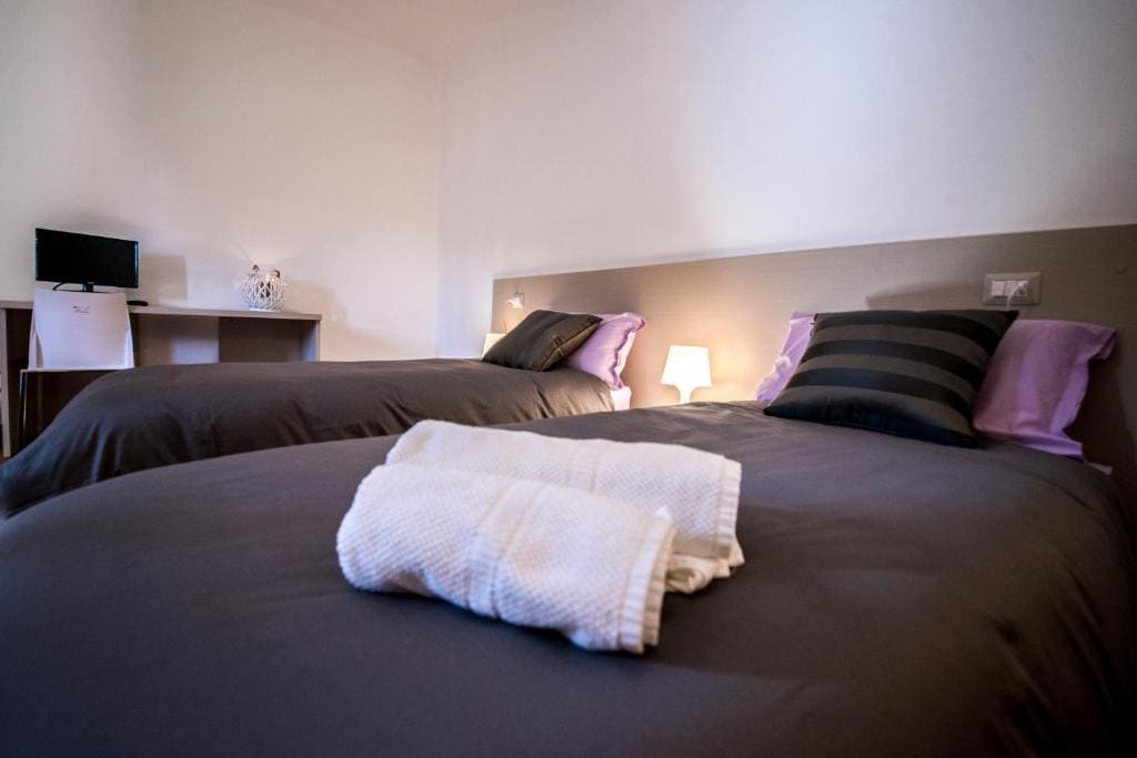 Deluxe King Room room - Image 2