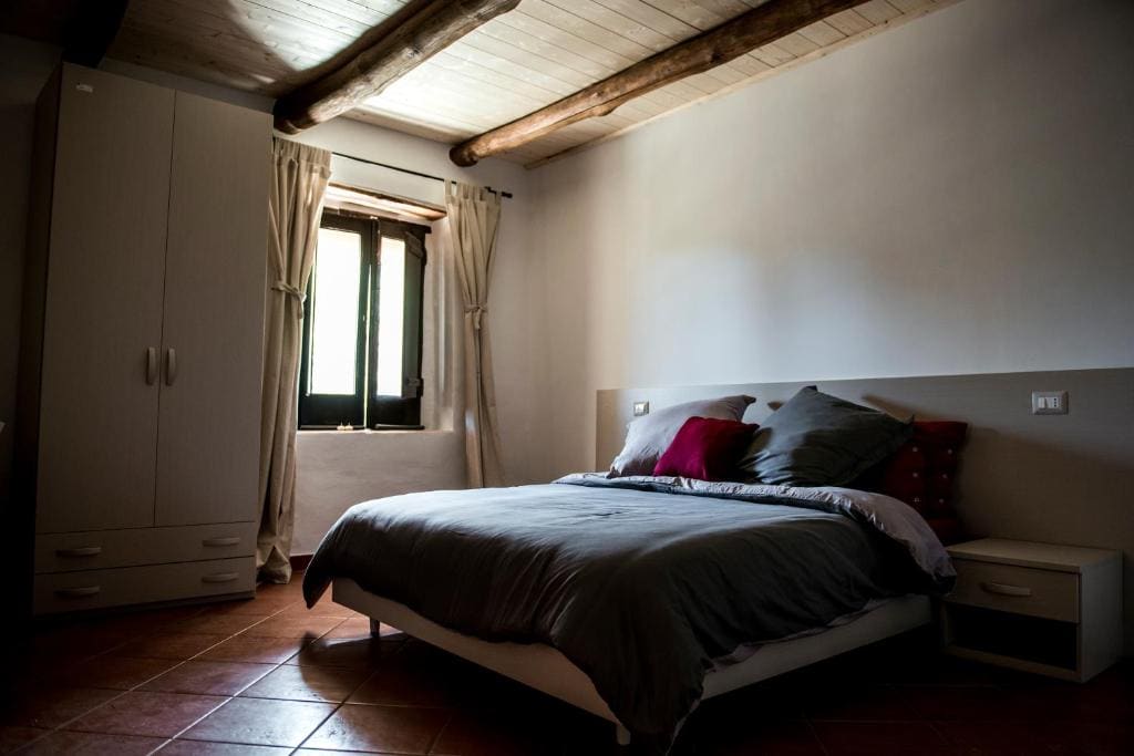 Large Double or Twin Room room - Image 2