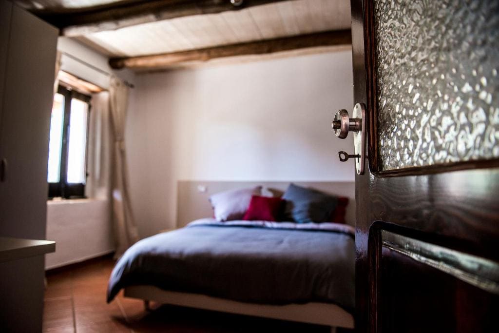 Large Double or Twin Room room - Image 1
