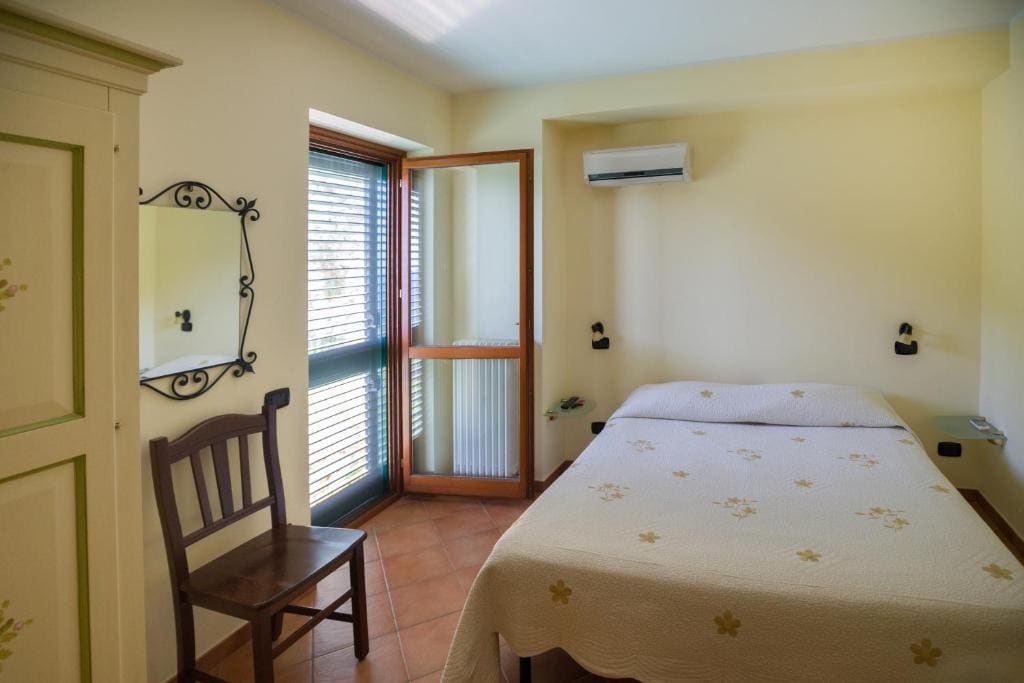 Double Room with Mountain View room - Image 3