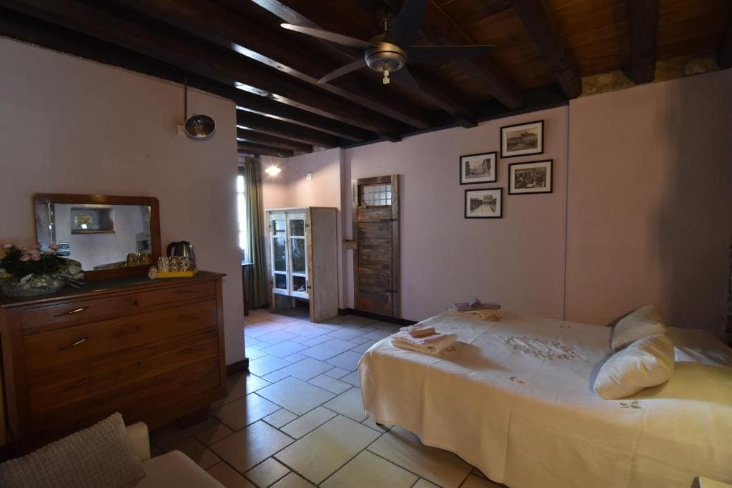 Double Room with Private Bathroom room - Image 2