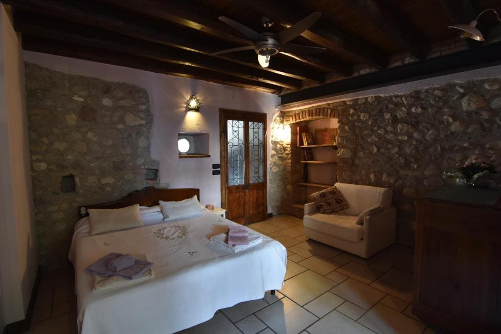 Double Room with Private Bathroom room - Image 1