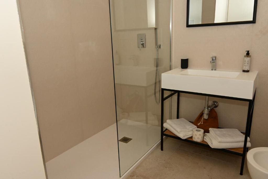 Family Room room - Image 2