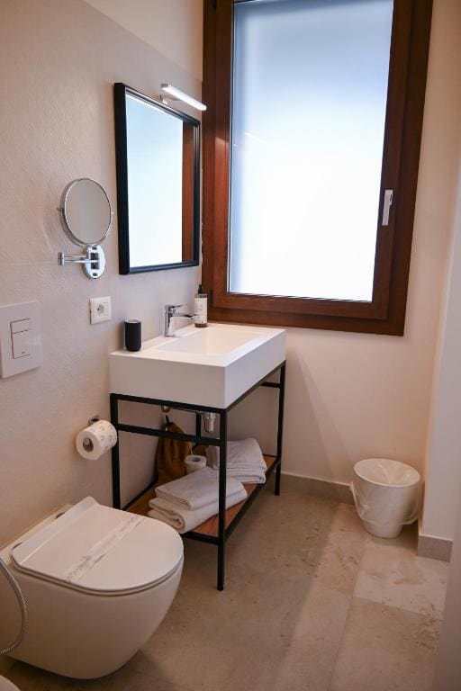 Renovated Classic Triple Room room - Image 1