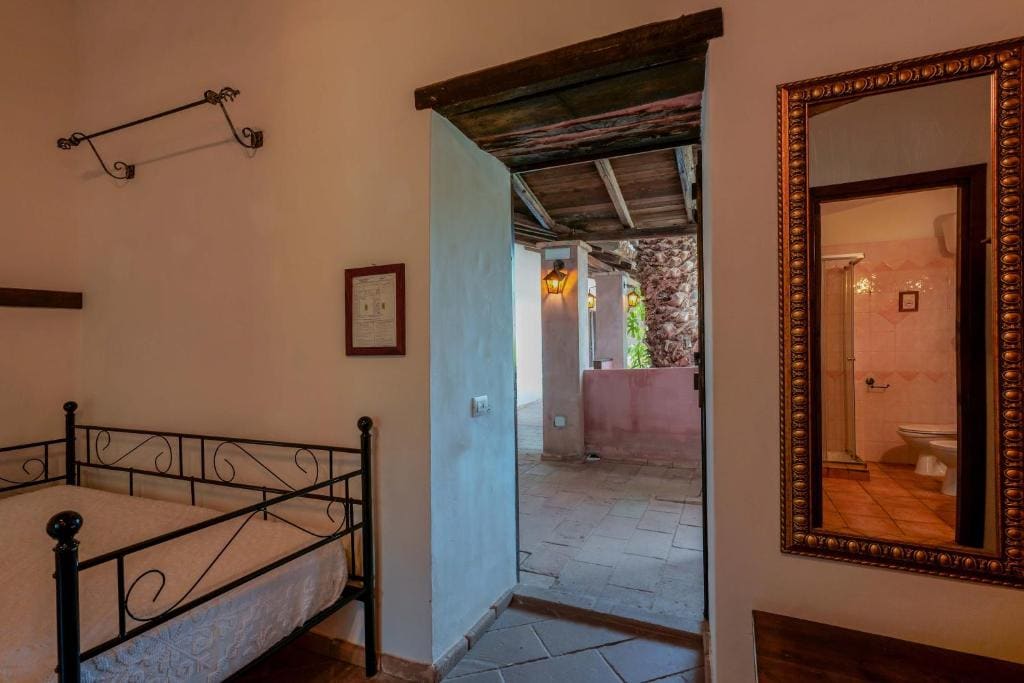 Superior Triple Room room - Image 2