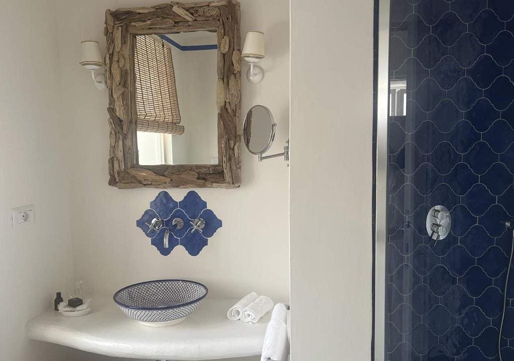 Junior Suite with Garden View room - Image 2