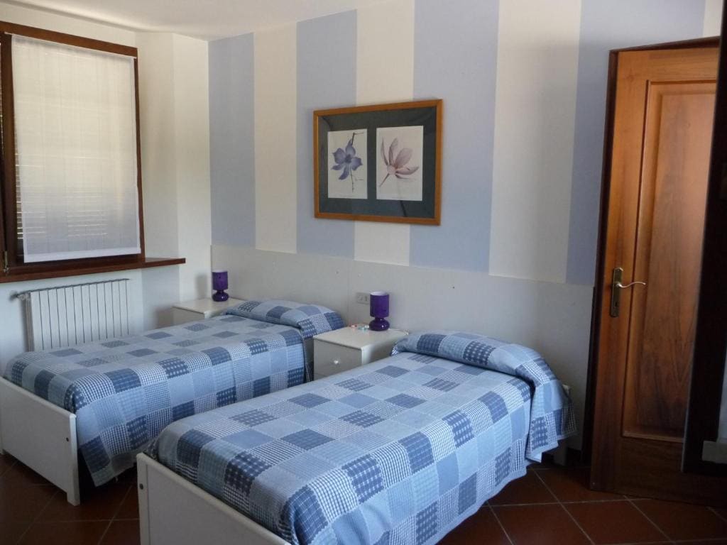 Standard Triple Room room - Image 2