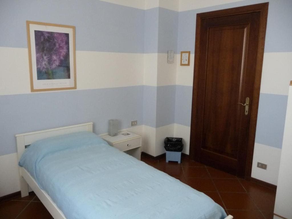 Standard Triple Room room - Image 3