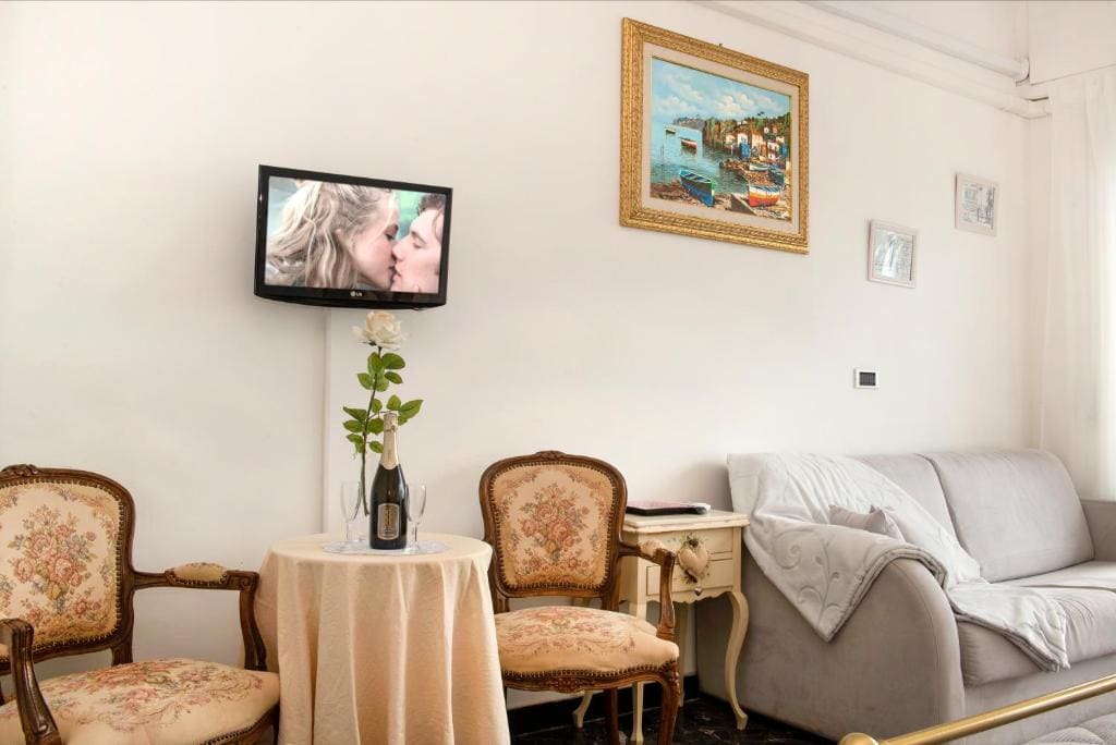 Deluxe Quadruple Room with Balcony and Sea View room - Image 3