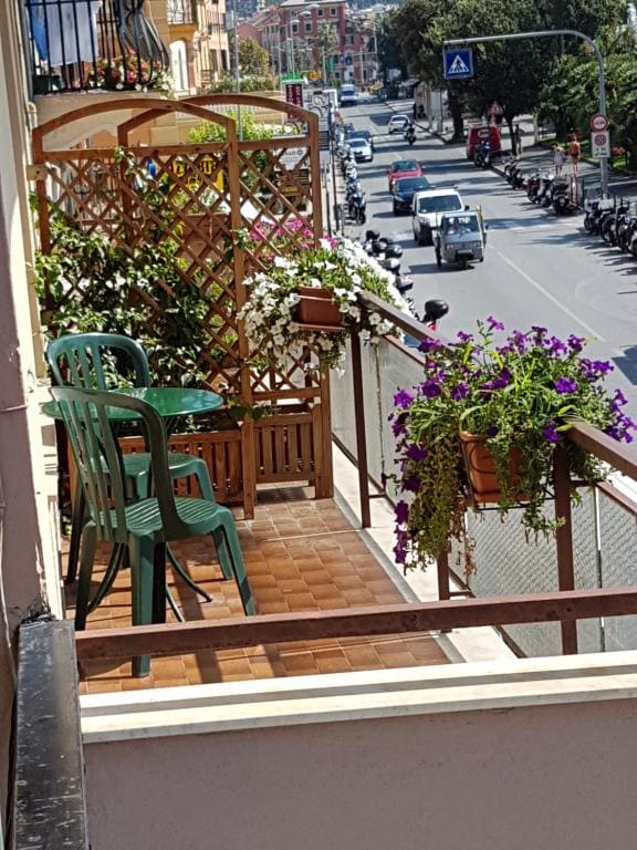 Double Room with Balcony and Sea View room - Image 3