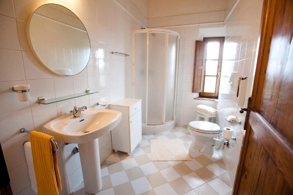 Classic Triple Room room - Image 3