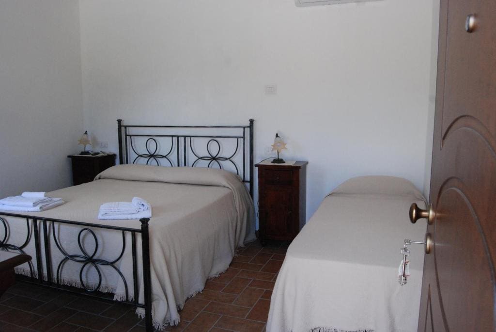 Family Room with Private Bathroom room - Image 1