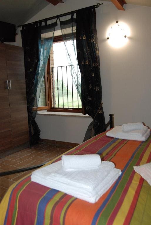 Family Room with Private Bathroom room - Image 3