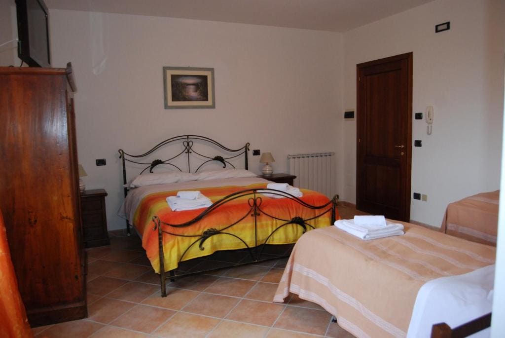 Standard Family Room room - Image 3