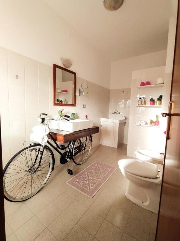 Double Room with Balcony room - Image 3