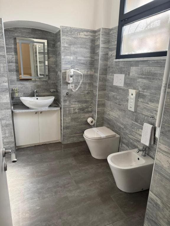 Large Double Room room - Image 1