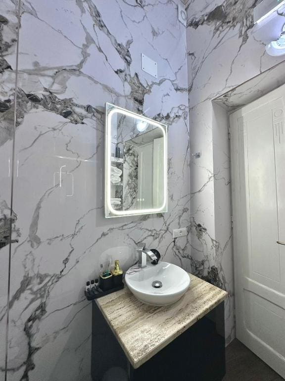 Quadruple Room with Private Bathroom room - Image 1