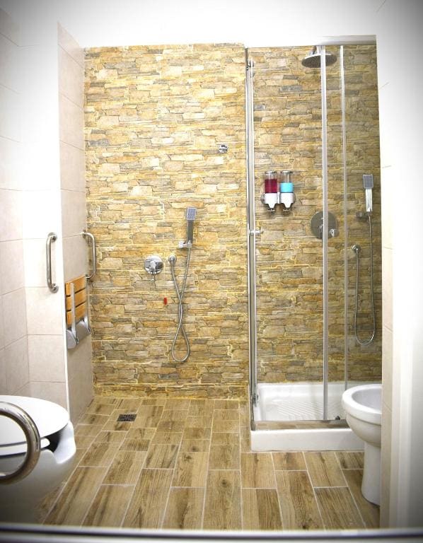 Double Room with Balcony room - Image 1