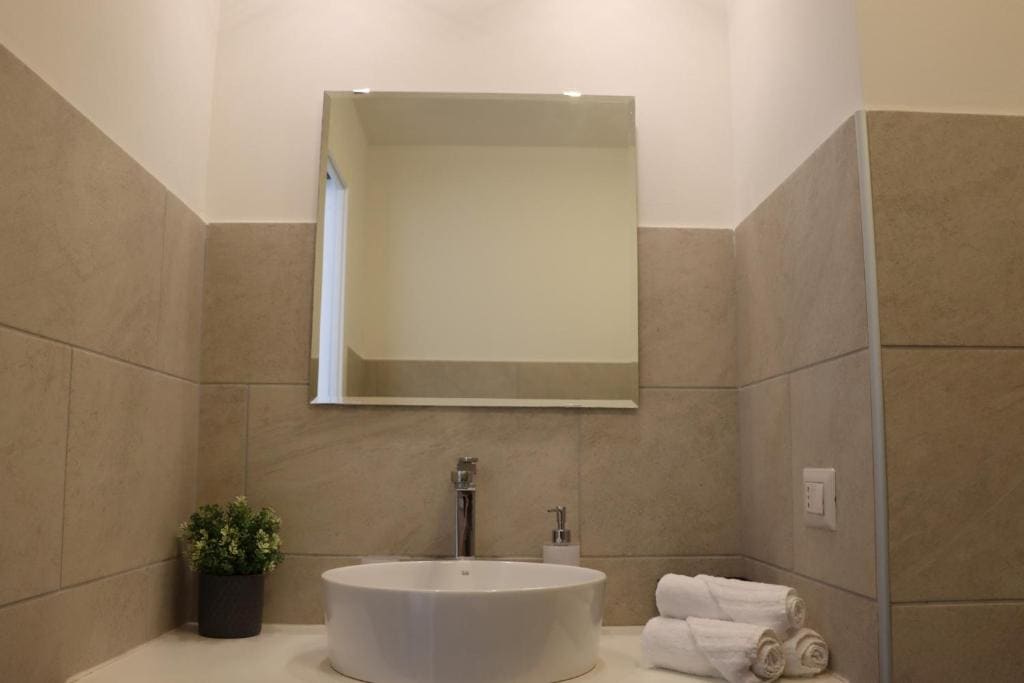 Standard Double Room room - Image 2
