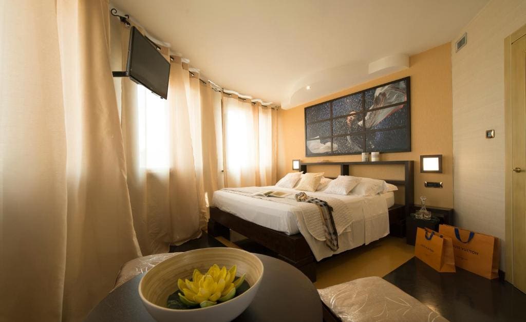 Suite room - Image 1
