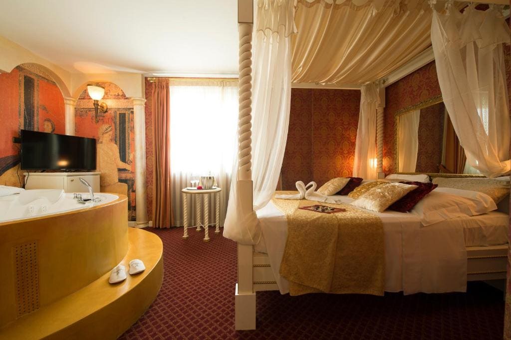Suite room - Image 3