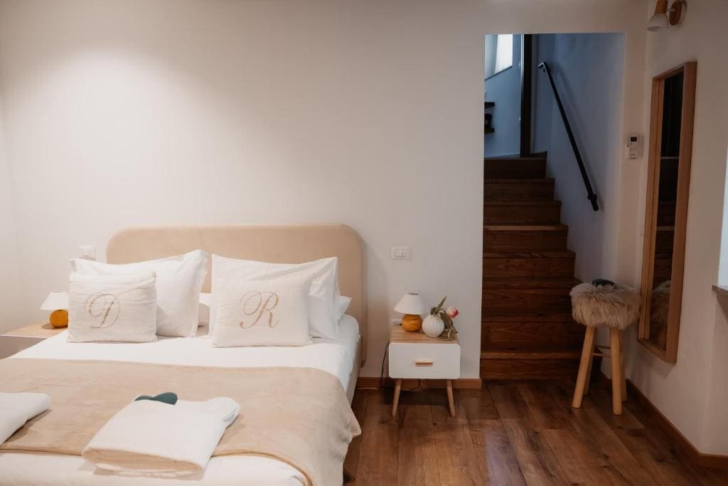 Double Room with Private Bathroom room - Image 2