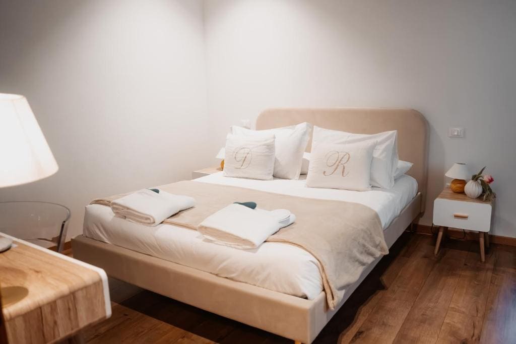 Double Room with Private Bathroom room - Image 3