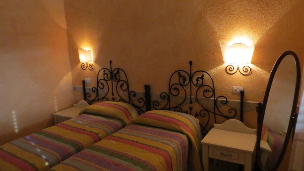 Standard Triple Room room - Image 2