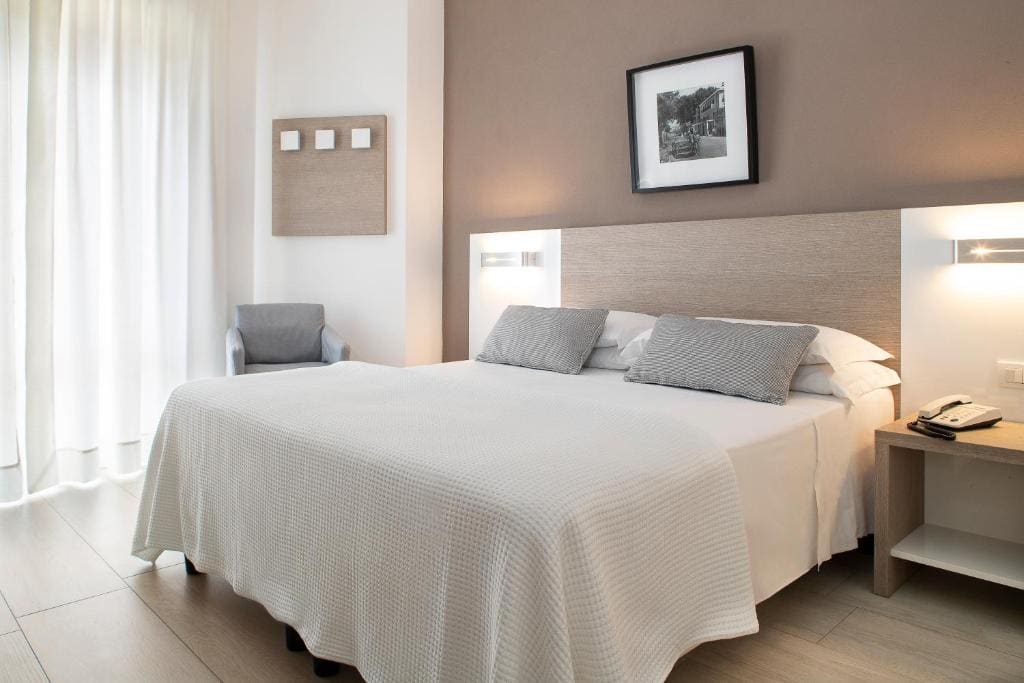 Double or Twin Room with Partial Sea View room - Image 1