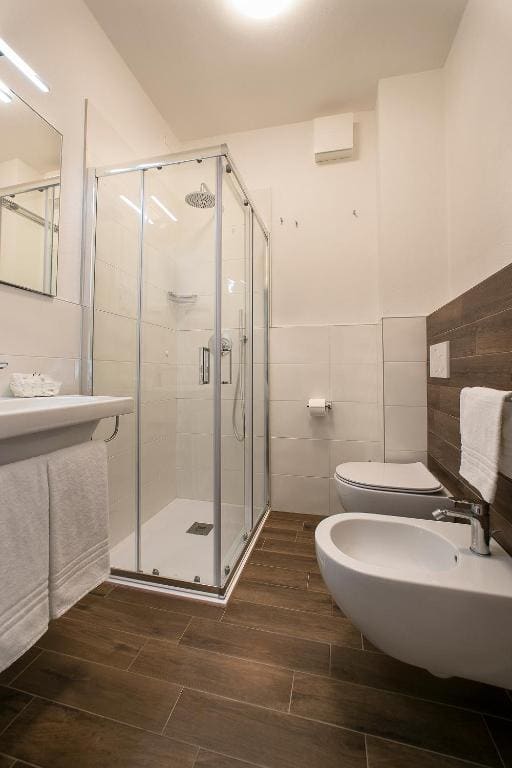 Triple Room with Partial Sea View room - Image 2