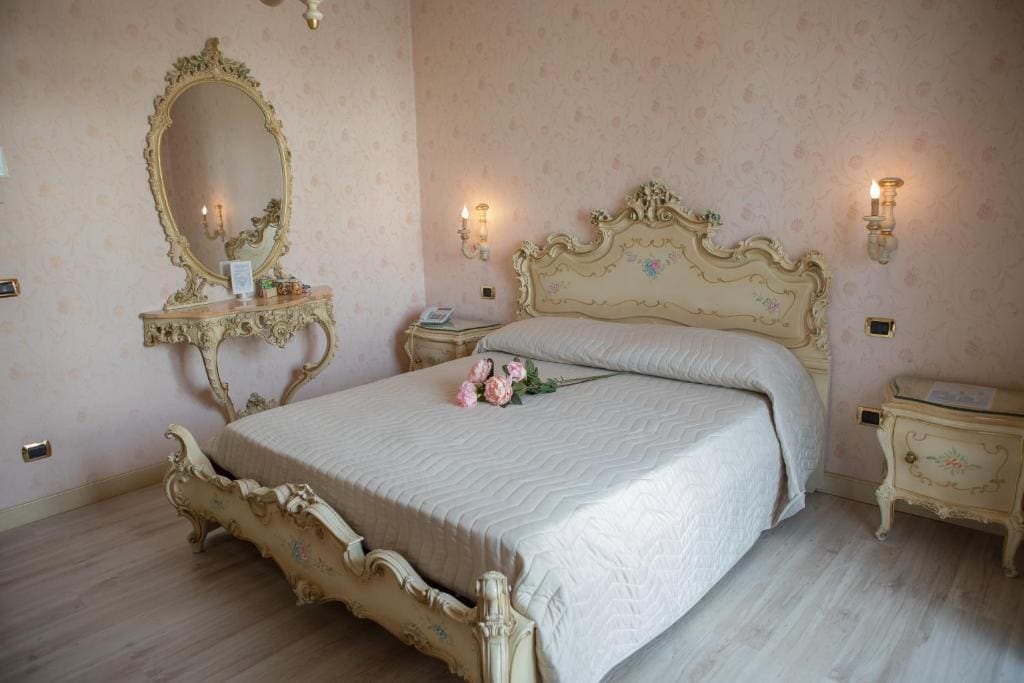 Deluxe Triple Room room - Image 1
