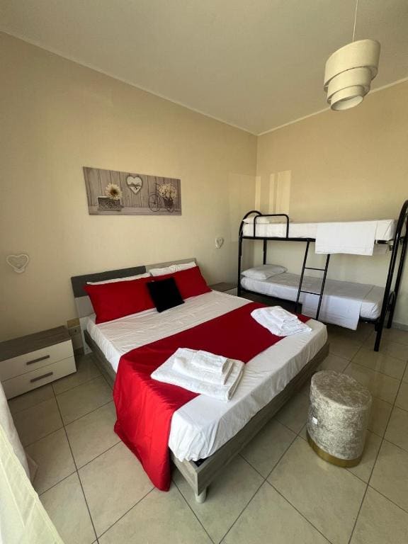 Deluxe Family Room room - Image 1
