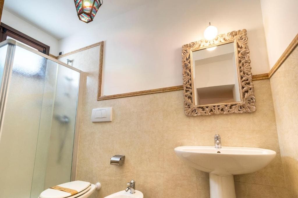 Suite room - Image 1