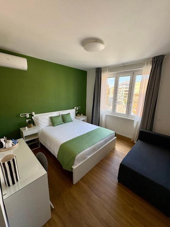 Double Room with Private Bathroom room - Image 3