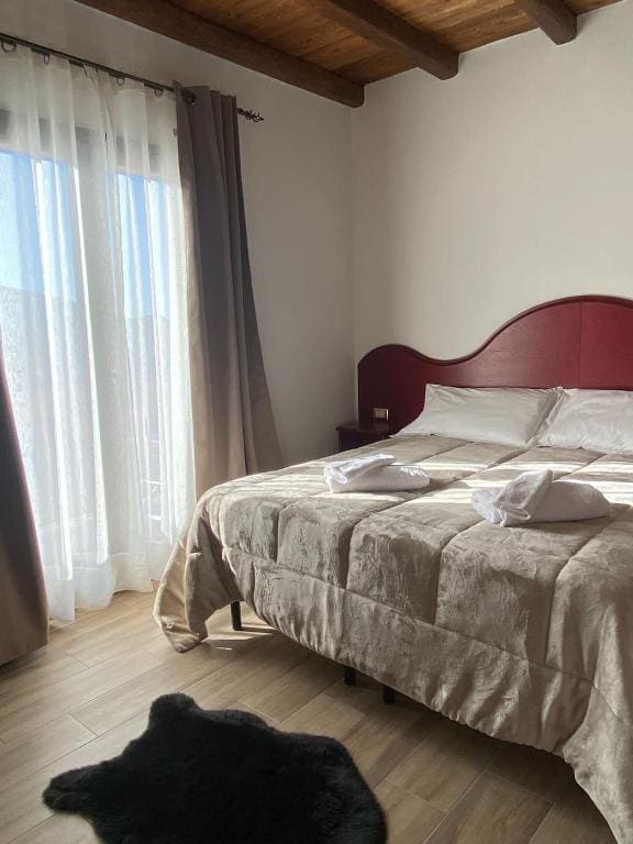 Deluxe Double or Twin Room room - Image 3
