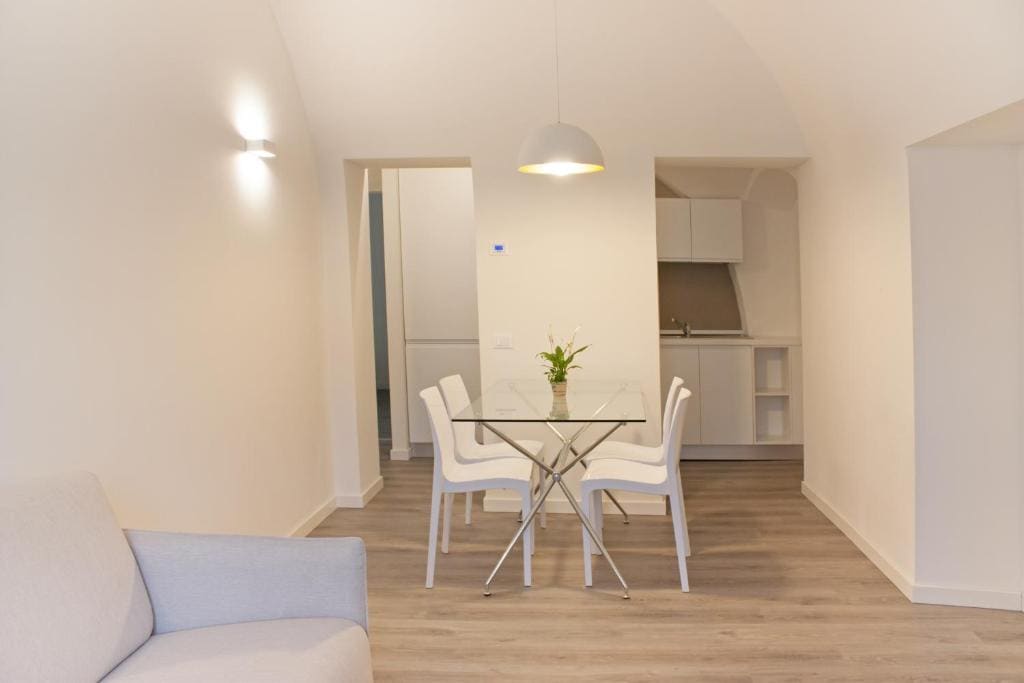 Apartment room - Image 2